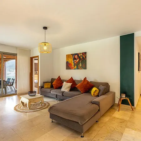 Bahia Menceyes Private Jacuzzi Apartmán *